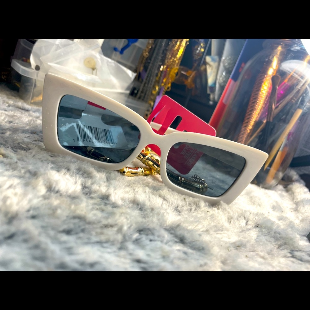 Brand new vintage style sunglasses
